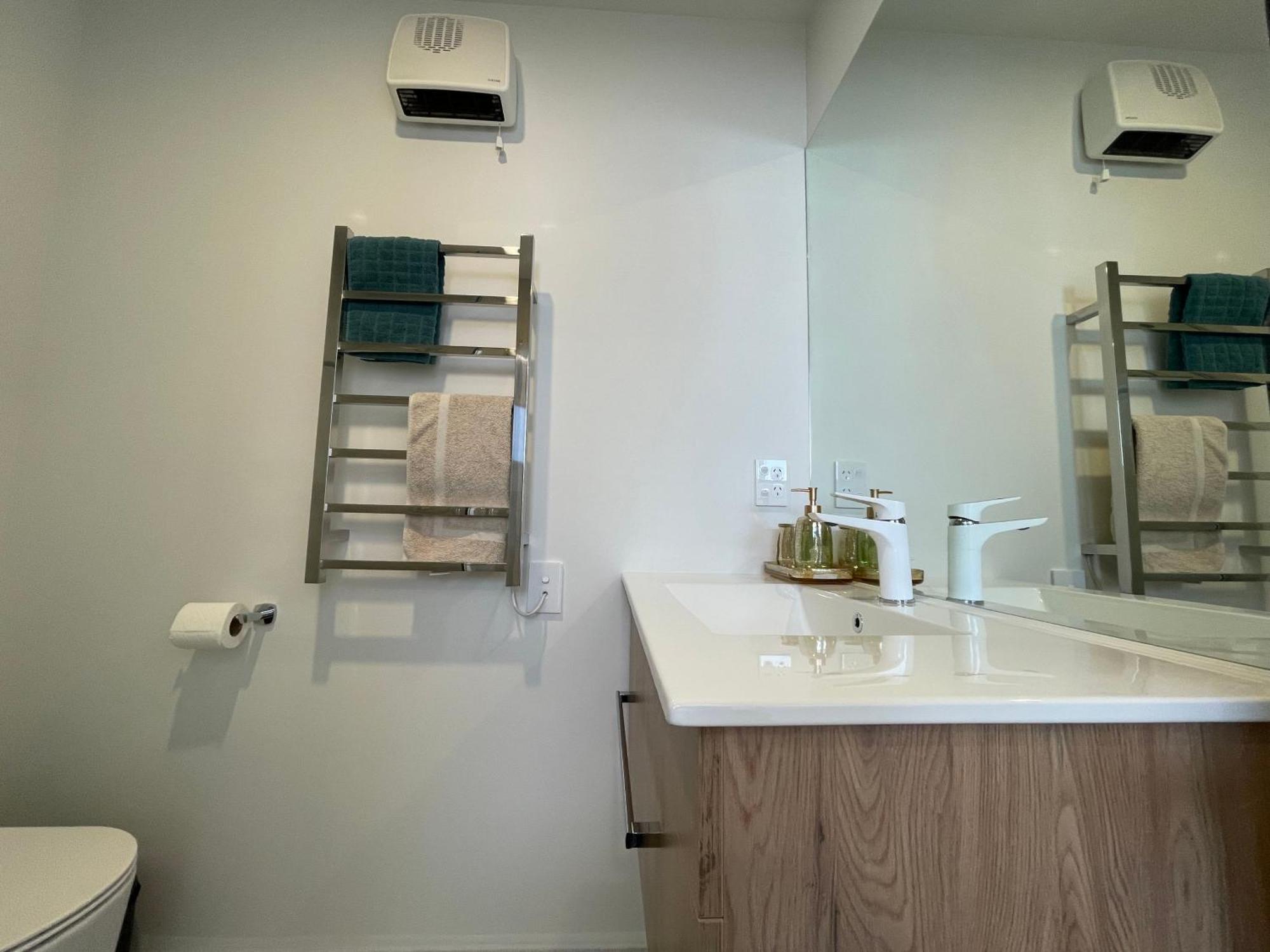 Luxury 2 Bedroom Townhouse Opposite Merivale Mall Christchurch Bagian luar foto