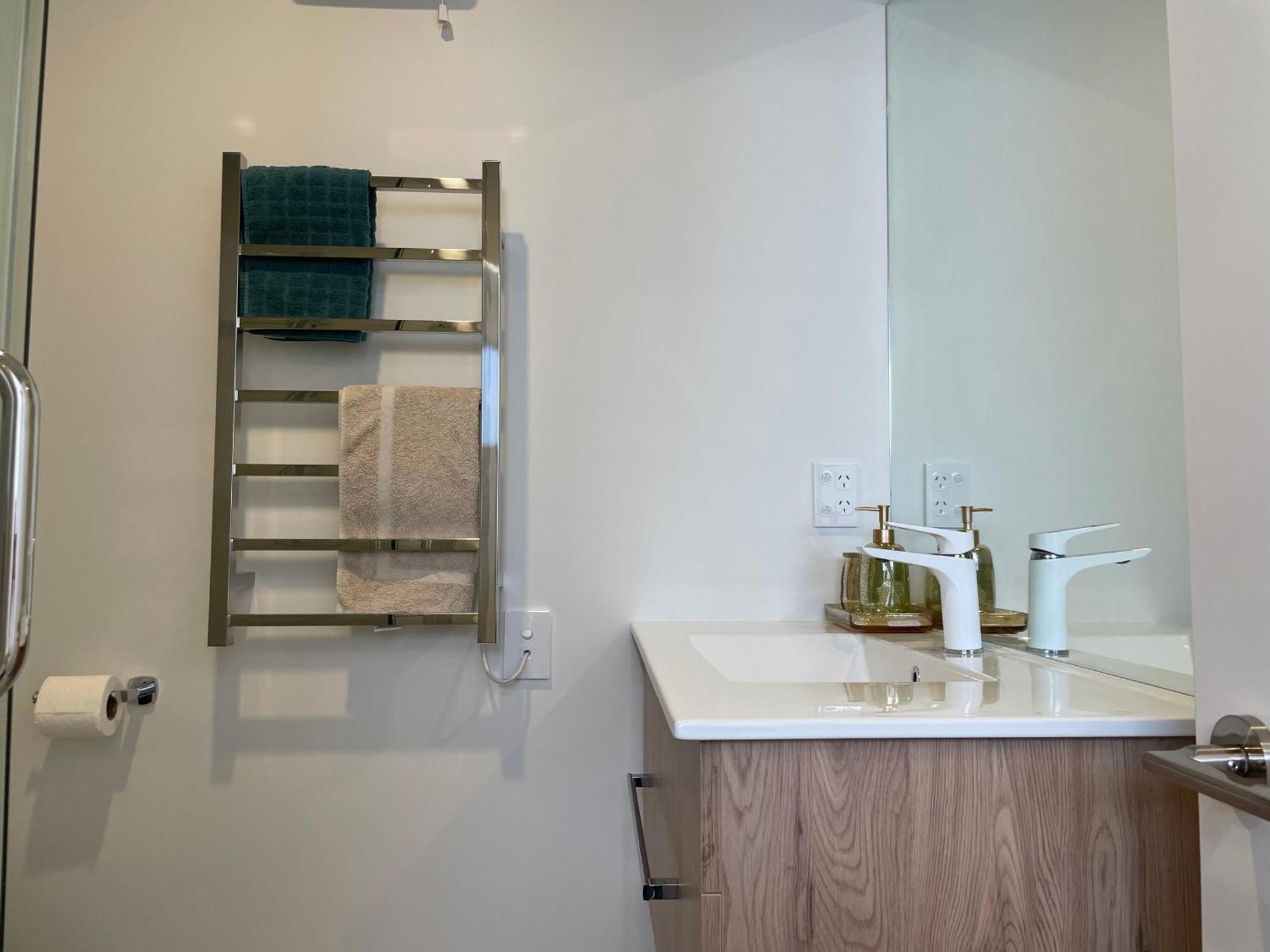 Luxury 2 Bedroom Townhouse Opposite Merivale Mall Christchurch Bagian luar foto