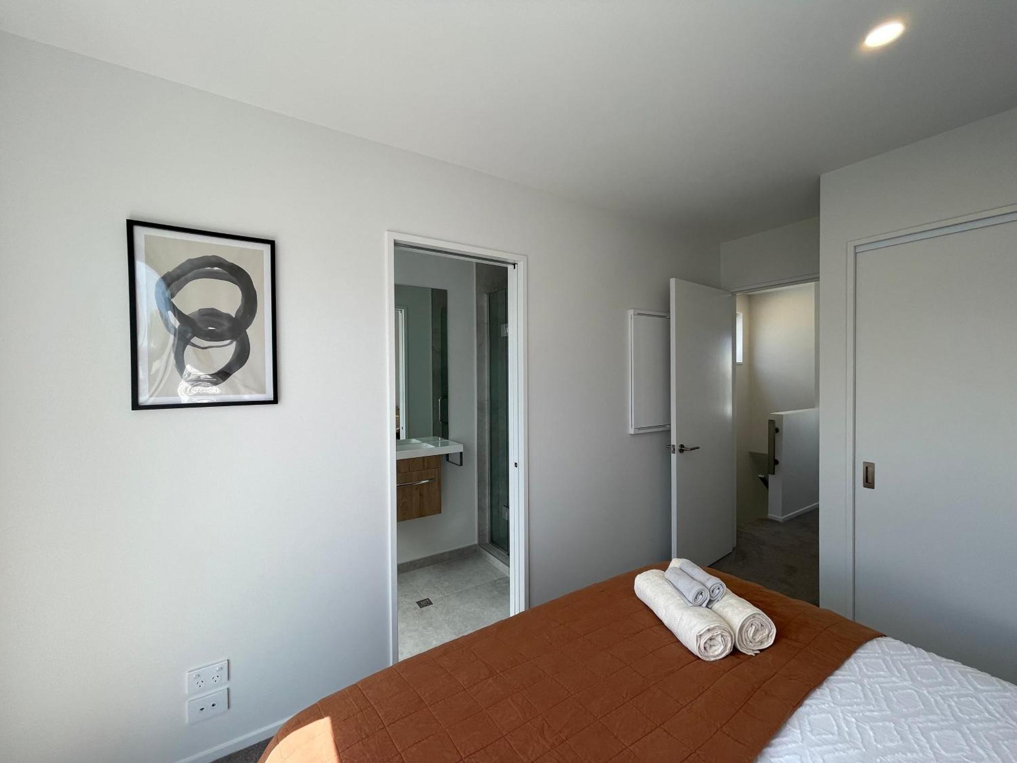 Luxury 2 Bedroom Townhouse Opposite Merivale Mall Christchurch Bagian luar foto