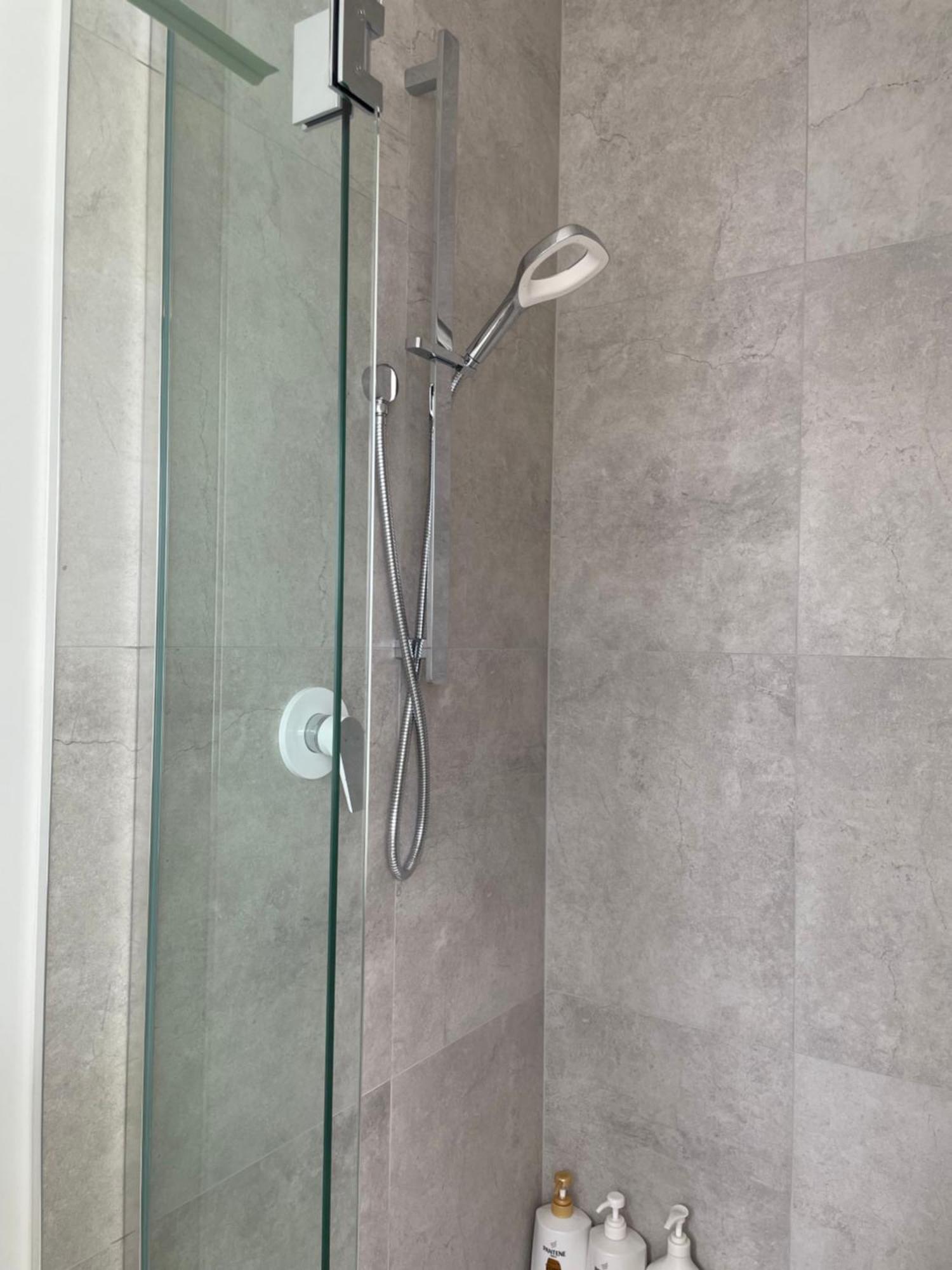 Luxury 2 Bedroom Townhouse Opposite Merivale Mall Christchurch Bagian luar foto